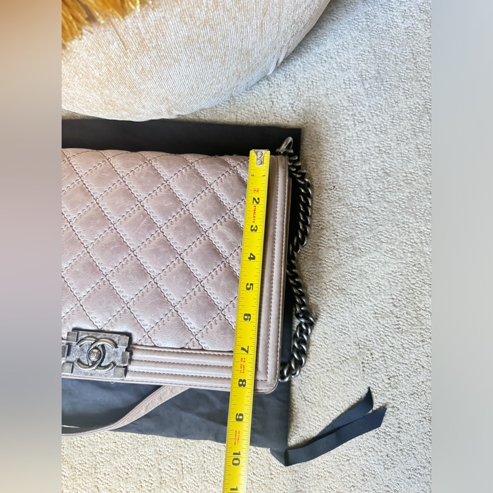 CHANEL Quilted Large Tan Bag with Chain Strap - Picture 7 of 16